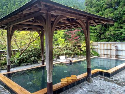 Taking a bath in the onsen with great views on the mountains